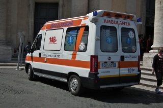 Un'ambulanza (foto wikipedia).
