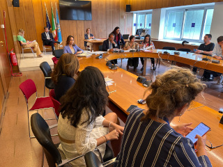 Un momento delle audizioni. Un momento delle audizioni.