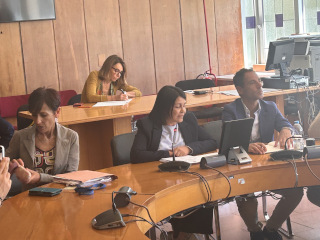 La seduta della commissione. La seduta della commissione.