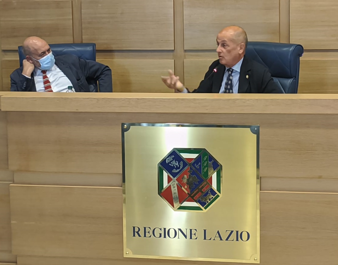 L'intervento del capo del Dap, Petralia (a destra), all'assemblea dei Garanti territoriali nella sala Tirreno della Regione Lazio. A sinistra, il Portavoce della Conferenza dei Garanti, Anastasa.